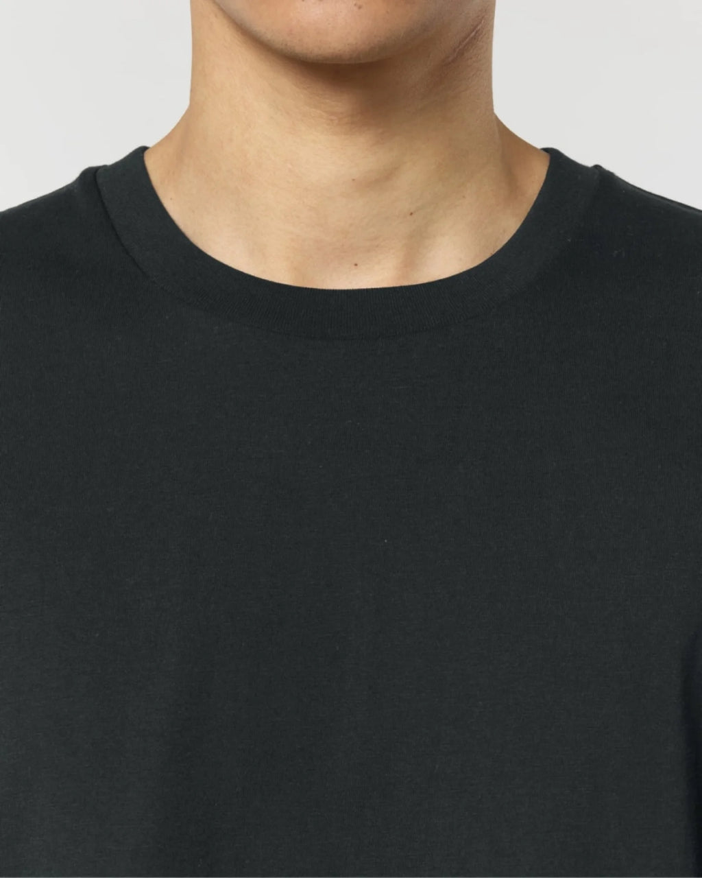 Creator 2.0_Black_Studio_Front_Detail_0