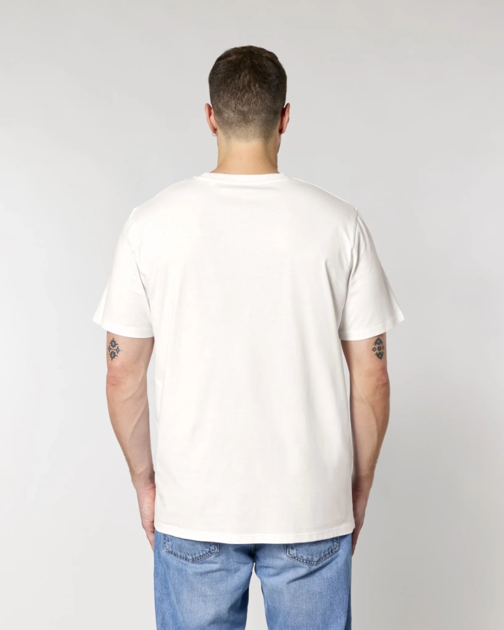 Creator 2.0_Off White_Studio_Back_Main_0