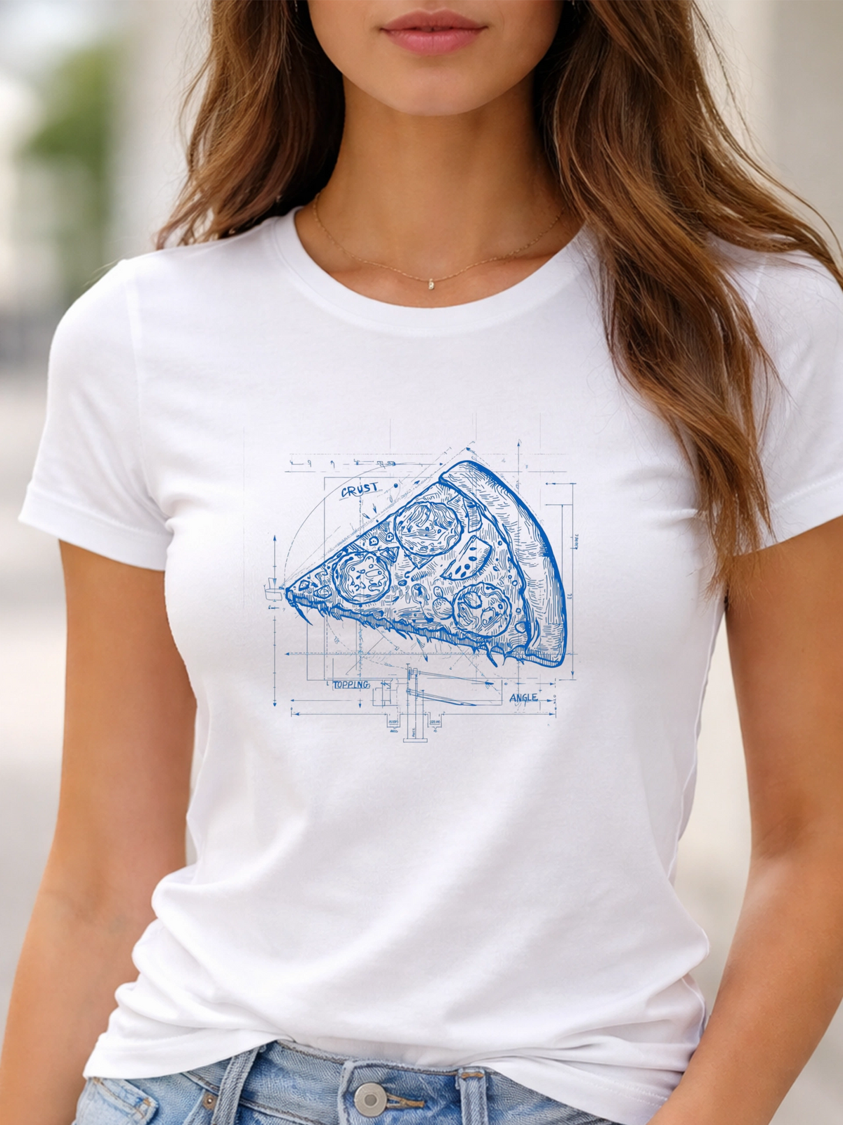 Pizza design prémium 100% pamut póló – kreatív grafikai ábrázolás – fehér testhezálló női póló, magyar minta, vicces póló