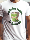 Matcha mámor prémium pamut póló – aranyos matchás grafika – fehér férfi póló, unisex póló, magyar minta, vicces póló