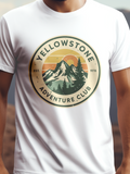 Yellowstone Adventure Club prémium pamut póló – kalandos grafika – fehér férfi póló, unisex póló, magyar minta, vicces póló